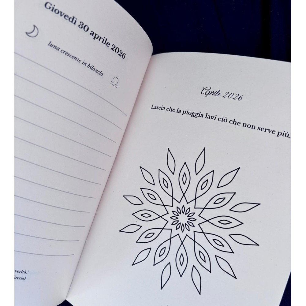 Bundle 2026 – Agenda Lunare & Calendario dei Saggi ✨ (+ Espositore in legno in omaggio)