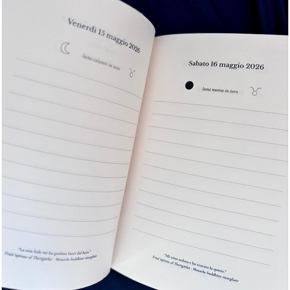 Bundle 2026 – Agenda Lunare & Calendario dei Saggi ✨ (+ Espositore in legno in omaggio)